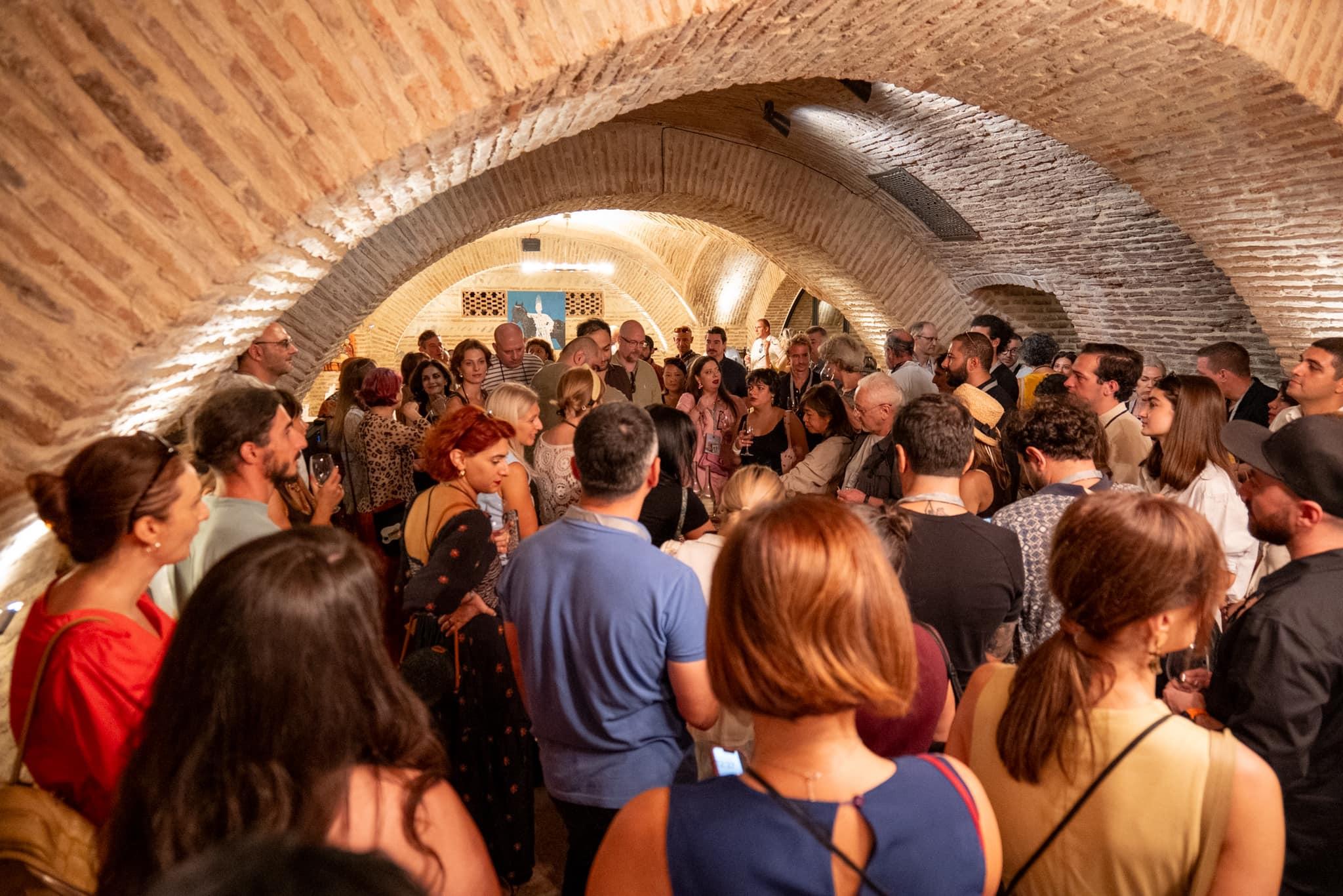 Winecast - ambiance sous les voutes